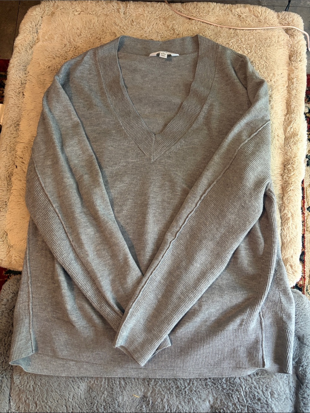 Time and Tru Heather Gray V-Neck Sweater
